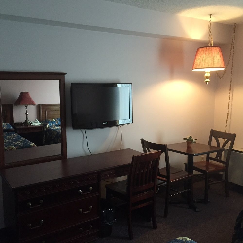 White Knight Motel Брамптън Екстериор снимка